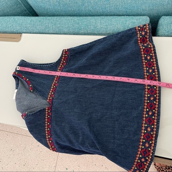 Gap Crop Top Size XS Womens Embroidered Denim Sleeveless Cotton V Neck Blue Red - Picture 11 of 11